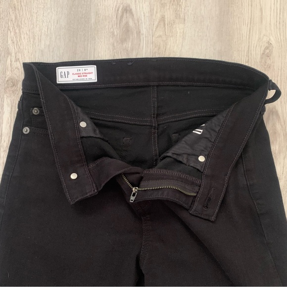 GAP Women's Black Straight Leg Jeans - Picture 2 of 3